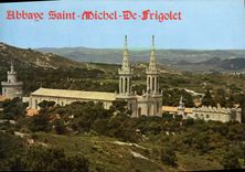 CPM Tarascon et ses environs l'Abbaye de St Michel de frigolet occupee par les Premontres et le sieg