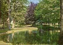 CPM Vichy Allier les nouveaux Parcs 