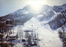 CPM Vars les claux Hautes Alpes la Station les Pistes de l'Ubac et des Escondus 