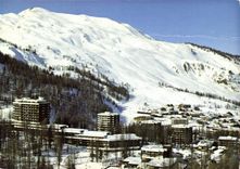 CPM Vars les Claux Htes Alpes vue de la Station et les Pistes de la Mayt 