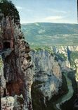 CPM Les Gorges pittoresque du Verdon a pic sur le Verdon vu du tunnel du Fayet 