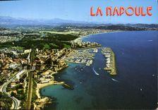 CPM La Cote d'Azur La Napoulle le Chateau et le Nouveau Port vue aerienne 