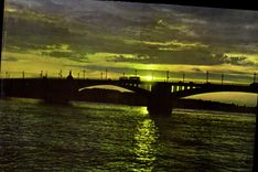 CPM Mainz am Rhein Rheinbrucke in der Abenddommerung 