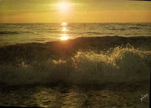 CPM Couleurs et Lumiere de France Bel Effet de Vague 