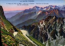CPA Les Hautes Pyrenees Route du Pic du Midi Vue sur la Chaine Tournant en Corniche Col de Sencours 