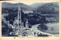 CPA Lourdes la Basilique Vue prise du Chateau Fort 