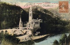 CPA Les Pyrenees Lourdes la Basilique 
