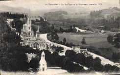 CPA Lourdes la Basilique et le Monument interaille 
