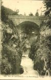 CPA Env de Cauterets Le Pont d'Espagne 