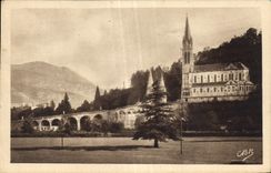 CPA Lourdes La Basilique et le Pic du Ger 