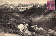 CPA Les Hautes Pyrenees Gavarnie le Village et le Cirque 