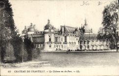 CPA Chateau de Chantilly Le Chateau vu du Parc 