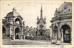 CPA Chateau de Chantilly La Cour d'Honneur 