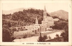 CPA Lourdes La Basilique 
