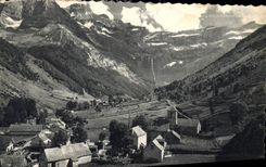 CPA Gavarnie Le Village et le Cirque 