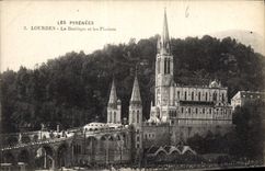 CPA Les Pyrenees Lourdes La Basilique et les Piscines 