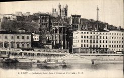 CPA Lyon Cathedrale Saint Jean et Coteau de Fourviere 