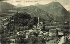 CPA Lourdes La Basilique et le Calvaire 