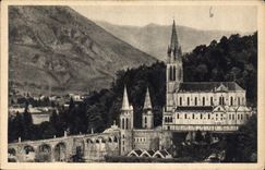 CPA Lourdes La Basilique et le Pic du Jer 