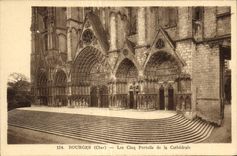 CPA Bourges Les Cing Portails de la Cathedrale 