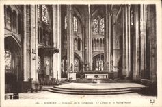 CPA Bourges Interieur de la Cathedrale Le Choeur et le Maitre Autel 