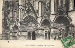 CPA Bourges Cathedrale Les Cing Portails 