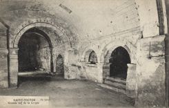 CPA Saint Victor Grande nef de la Crypte 