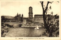 CPA Marseille la Cathedrale et le Fort Saint Jean 