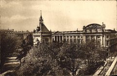 CPA Pyrenees Ocean Toulouse Facade Est du Capitolde Donjon et Square 