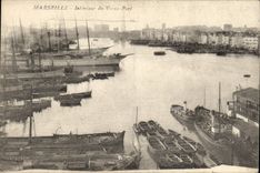 CPA Marseille Interieur du Vieux Port Bateaux