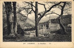 CPA Lourdes la Basilique 