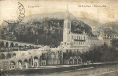 CPA Lourdes la Basilique vue du Cote 