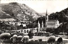 CPA Lourdes la Basilique et le Pic du Jer 