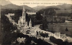 CPA Lourdes la Basilique vue plongeante prise du Chateau Fort 