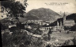 CPA Lourdes vue generale la Basilique et le Pic du Jer 