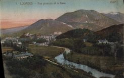 CPA Lourdes Vue generale et le Gave 