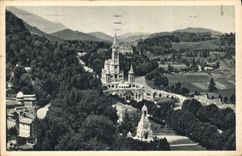 CPA Lourdes La Basilique vue du Chateau Fort 