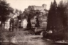 CPA Lourdes Le Chateau Fort et le Gave 