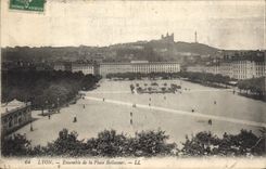 CPA Lyon Ensemble de la Place Bellecour 