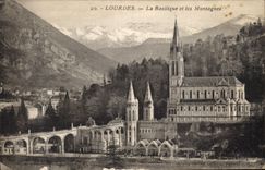 CPA Lourdes la Basilique et les Montagnes 