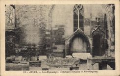 CPA Arles Les Alyscamps Tombeaux romains et Merovingiens 