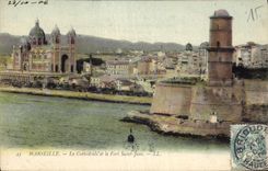CPA Marseille la Cathedrale et le Fort Saint Jean 