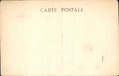 CPA Marseille Monument aux Heros de la mer et la Cathedrale 