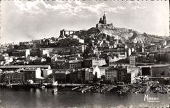 CPA Marseille B du R le Vieux port et N D de la Garde 