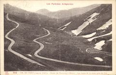 CPA Les Pyrenees Ariegeoises Col du Port Route de Tarascon a Massif les lacets de la route pres du C