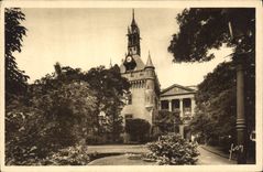 CPA La Douce France Toulouse Hte Garonne Le Donjon du Capitole et le Square 