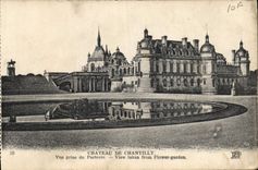 CPA Chateau de Chantilly Vue prise du Parterre View taken from Flower Garden 