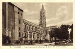 CPA Toulouse Vue d'ensemble de la Basilique St Sernin 