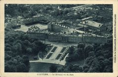 CPA Compiegne Le Chateau vu du Parc 