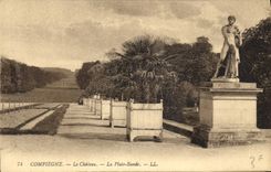 CPA Compiegne Le Chateau La Plate Bande 